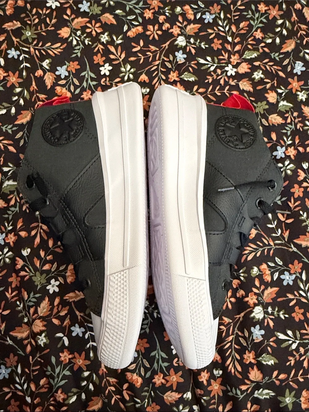 Converse KidsBlack Canvas Low-Top Sneakers with White Toe and Red Pull Tabs